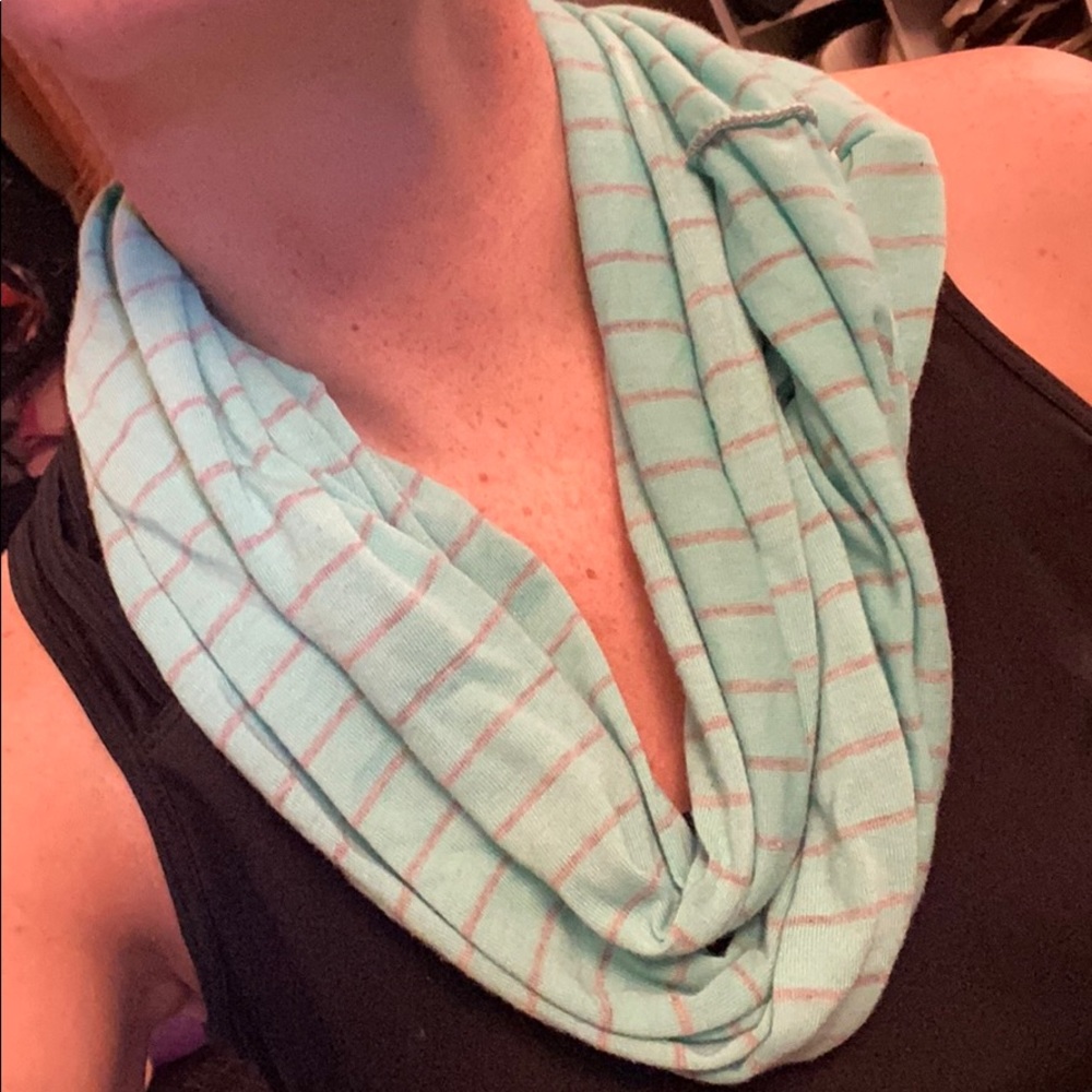 Infinity scarf - Picture 1 of 2